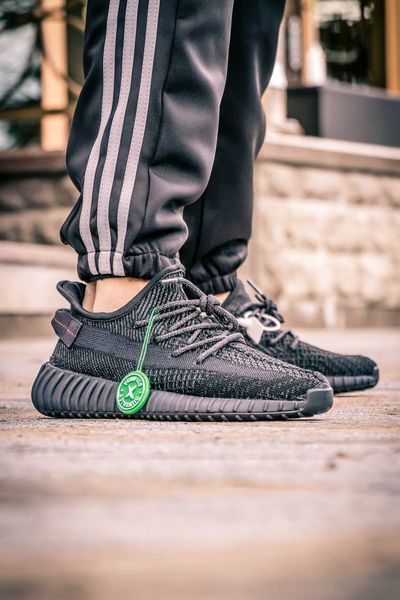 Кросівки Adidas Yeezy Boost 350 V2 Black Static 00561-Чорний-36 фото