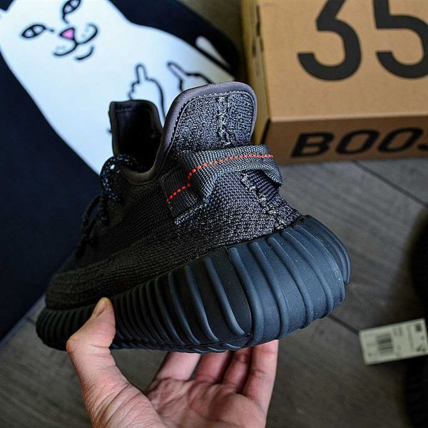 Кросівки Adidas Yeezy Boost 350 V2 Black Static 00561-Чорний-36 фото