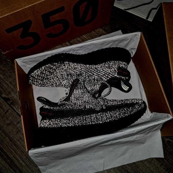 Кросівки Adidas Yeezy Boost 350 V2 Black Static 00561-Чорний-36 фото