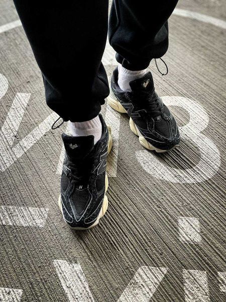 Кросівки New Balance 9060 "Black Suede" 14522-Чорний-36 фото