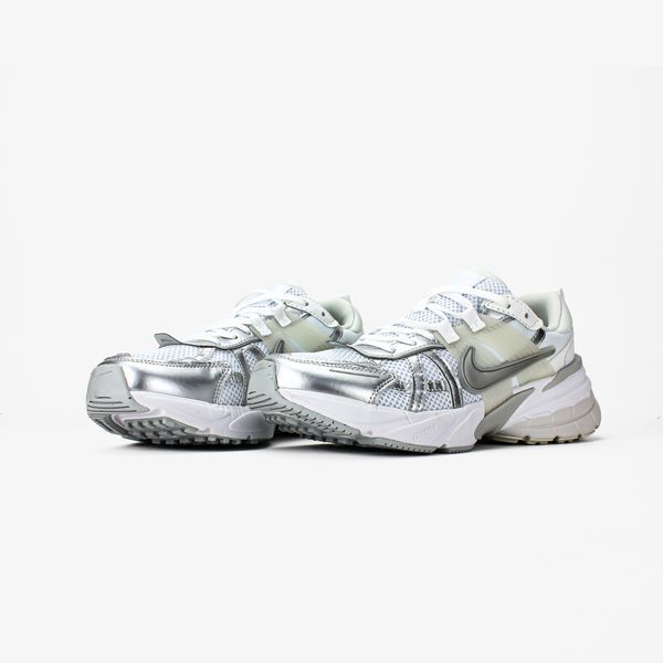 Кросівки Nike V2K Runtekk "White Metallic" 17606-Білий-36 фото