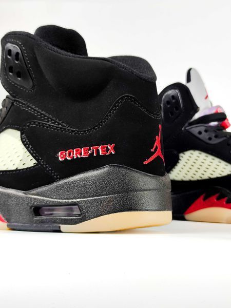 Кросівки Jordan 5 Retro Black Gore-Tex(гортекс) Termo 14525-Чорний-44 фото
