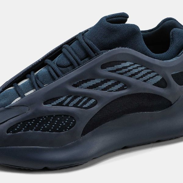 Кросівки Adidas Yeezy Boost 700 v3 Black Alvah 00702-Чорний-36 фото